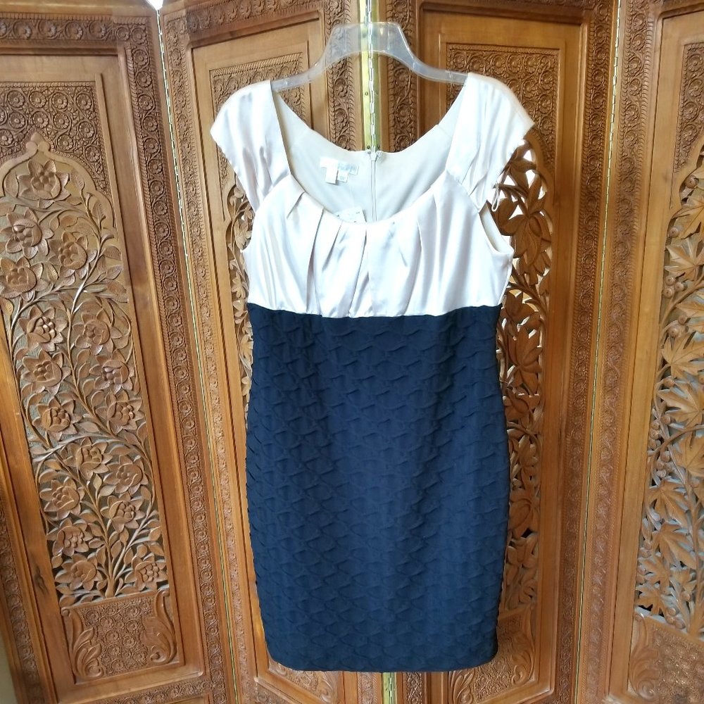London Times dress cream and black